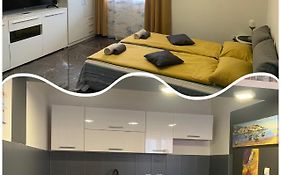 Studio Dama Blizina Amfiteatra I Bus Kolodvora ,Besplatan Privatni Parking,Self-Check- In