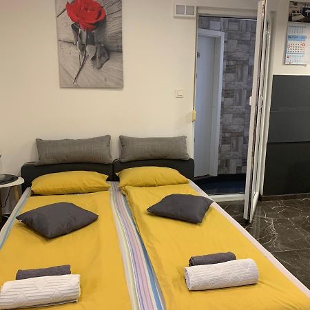 Studio Dama Blizina Amfiteatra I Bus Kolodvora ,Besplatan Privatni Parking,Self-Check- In Póla Kültér fotó