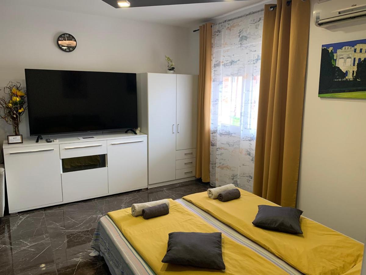 Studio Dama Blizina Amfiteatra I Bus Kolodvora ,Besplatan Privatni Parking,Self-Check- In Póla Kültér fotó